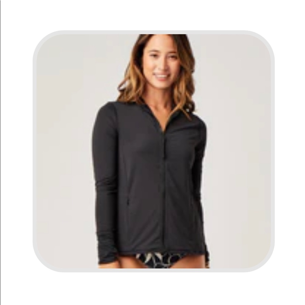 Carve Designs Breaker hooded zip-up Sunshirt, zippered secure pockets